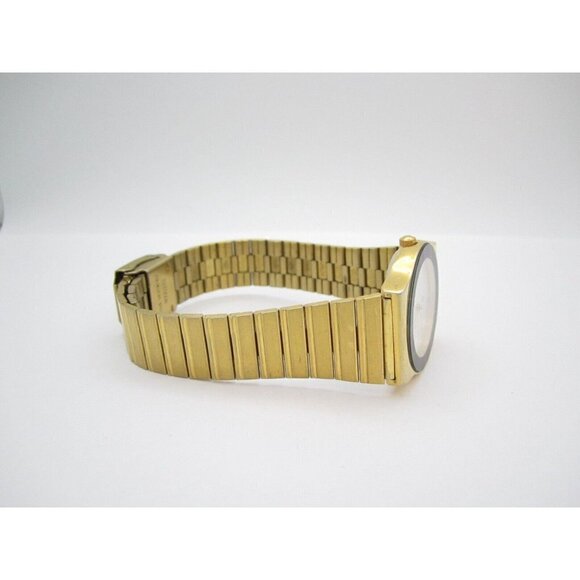 Vtg Women Citizen Quartz WR Analog 31mm Dial Causal Round Watch (G81) 6031 - Picture 9 of 11